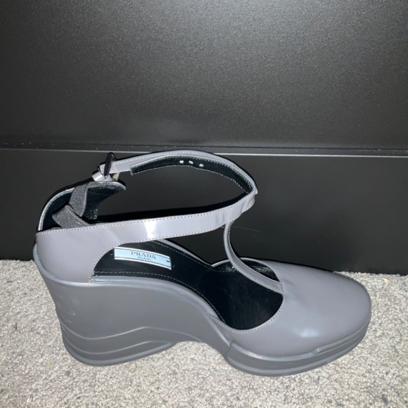 Prada - Picture 8 of 14